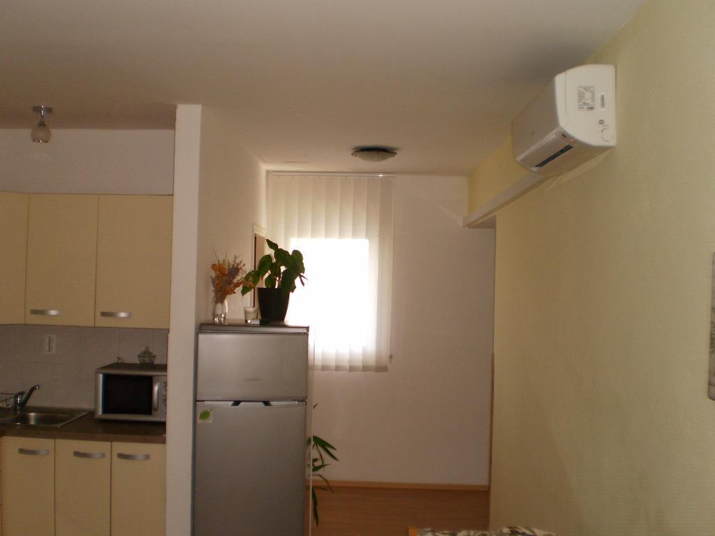 Apartments Vala Рогозница Екстериор снимка